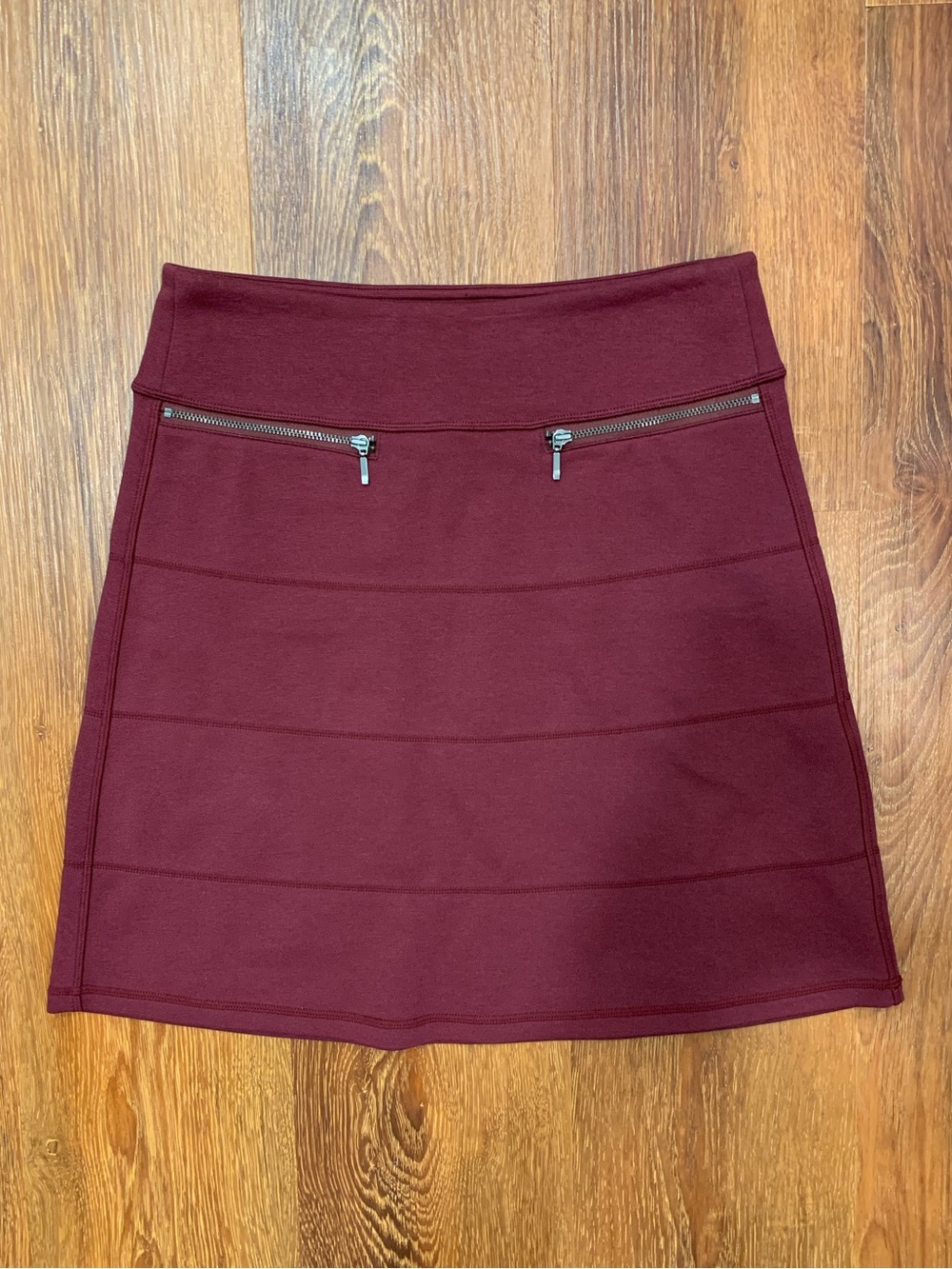 ATHLETA Strata Ponte A-Line Skirt Women's XS Burgundy Red Mini Stretch Athletic